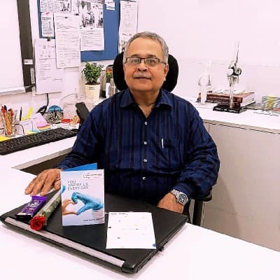 Dr Arunangshu Mukherjee, Senior Consultant Orthopaedic Surgeon